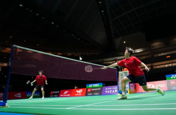 干练正装亮 干练正装亮